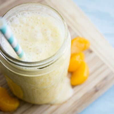 Dreamsicle smoothie in mason jar