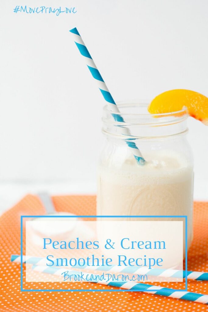 Peach smoothie in mason jar