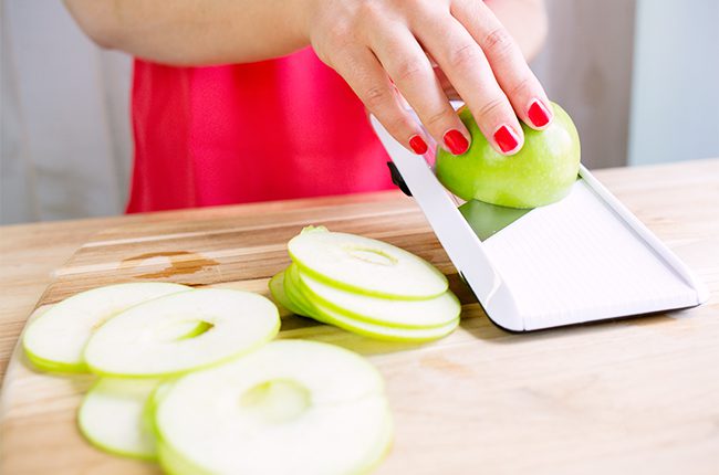 Slicing apples for apple nachos