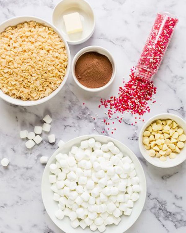 ingredients to make rice crispy treats