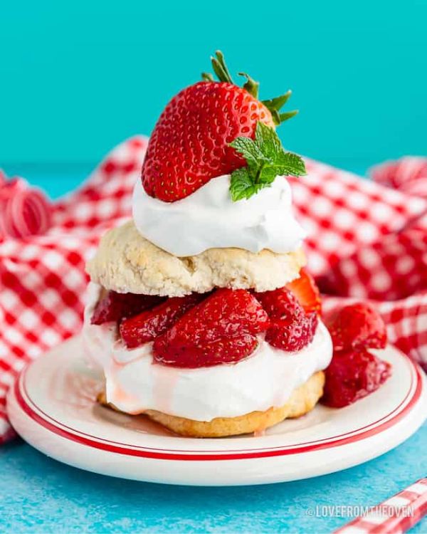 https://www.lovefromtheoven.com/bisquick-strawberry-shortcake/