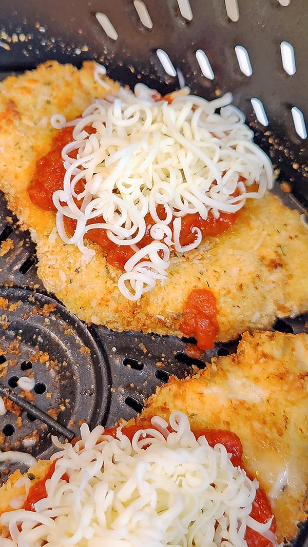 Chicken with Mozzarella and Sauce