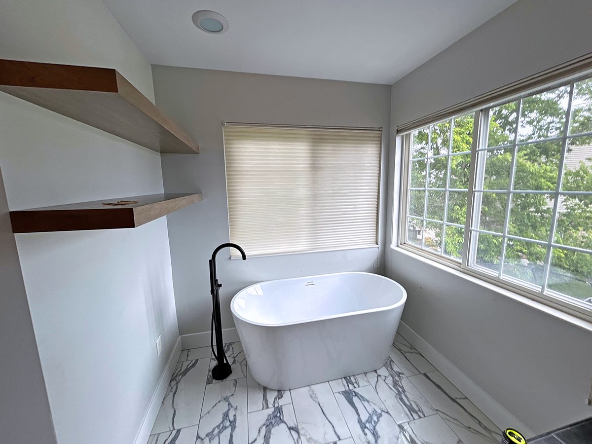 Contemporary Bathtun