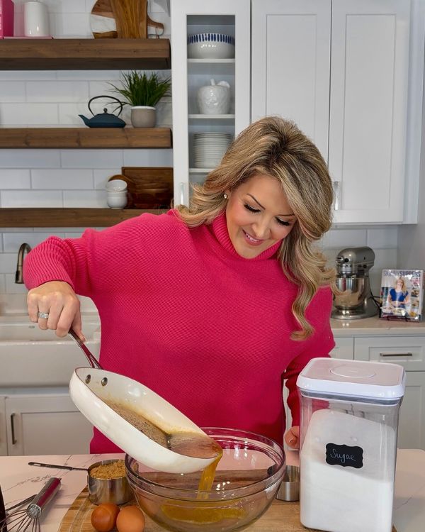 adding brown butter to cookies